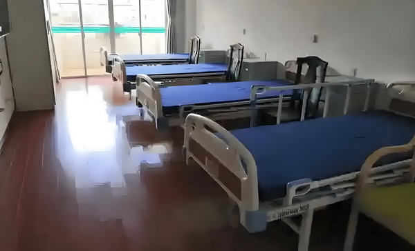 泰国还没真正出手，洪森就呼吁冷静